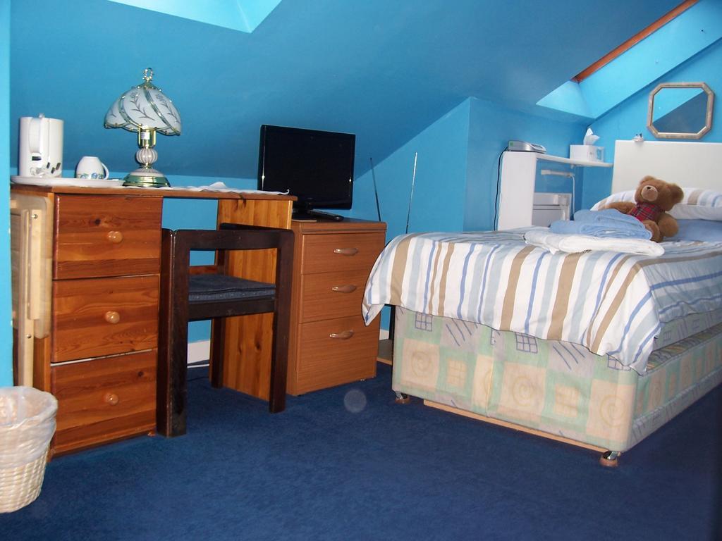 Budget Small Single Room